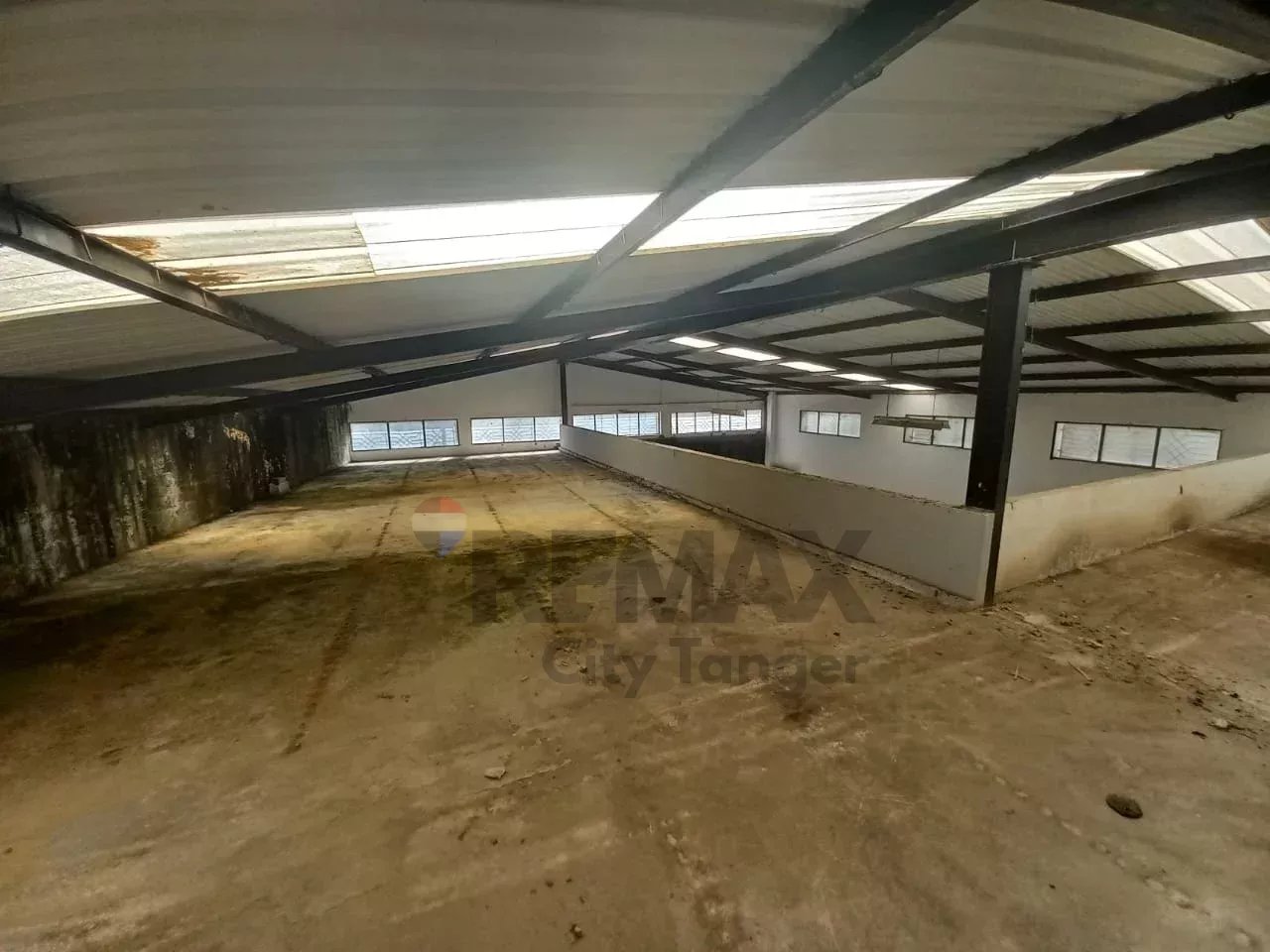 Dépôt à vendre à Boubana