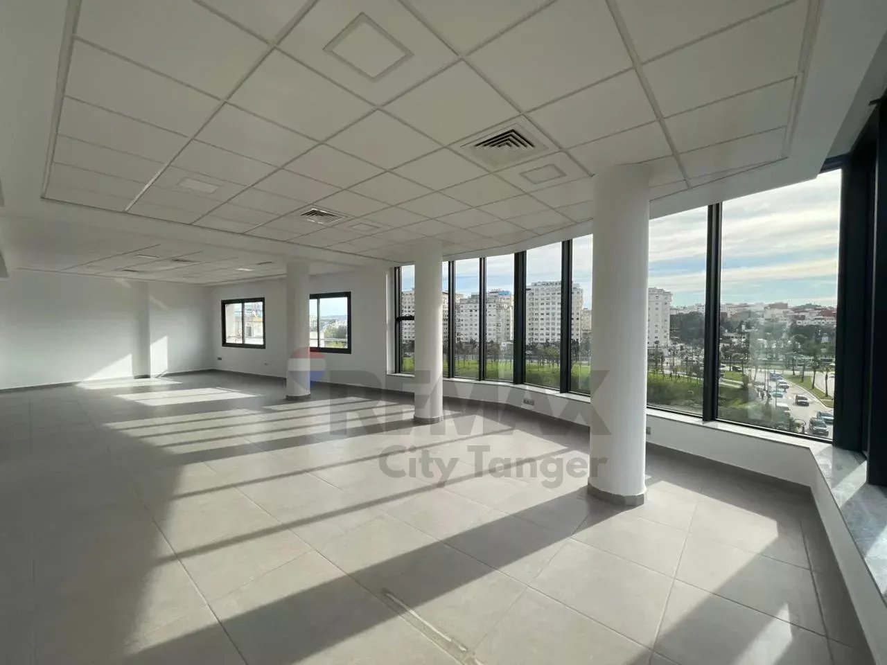 Bureau moderne de 206 m² à louer à Tanger